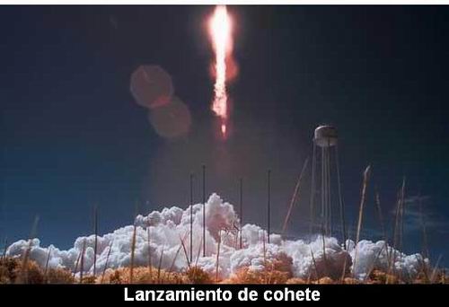 Lanzamiento de cohete.jpg